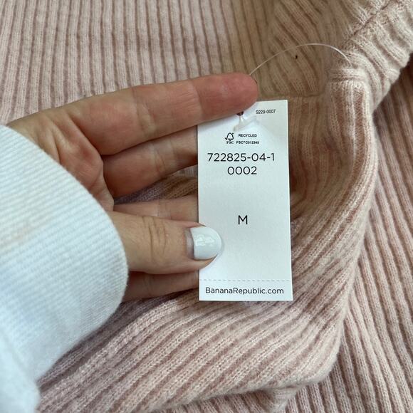 NEW Banana Republic Pink Ribbed Turtleneck Sweater Size Medium - Picture 2 of 6